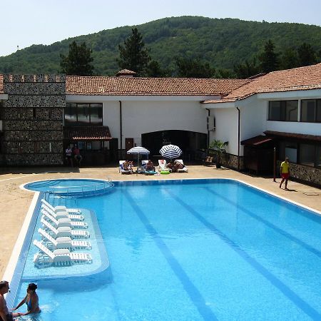 Motel Koziyat Rog Malko Tŭrnovo Exteriör bild