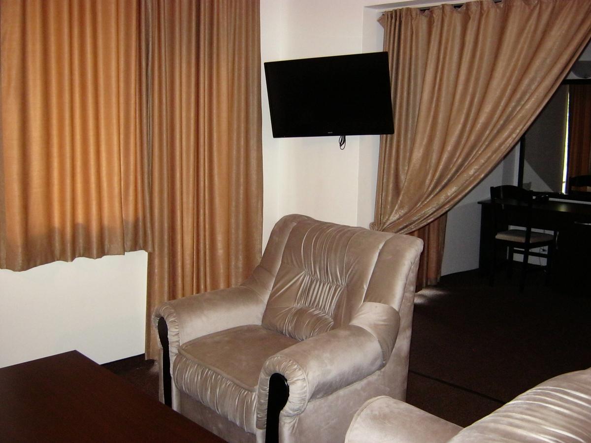Motel Koziyat Rog Malko Tŭrnovo Exteriör bild