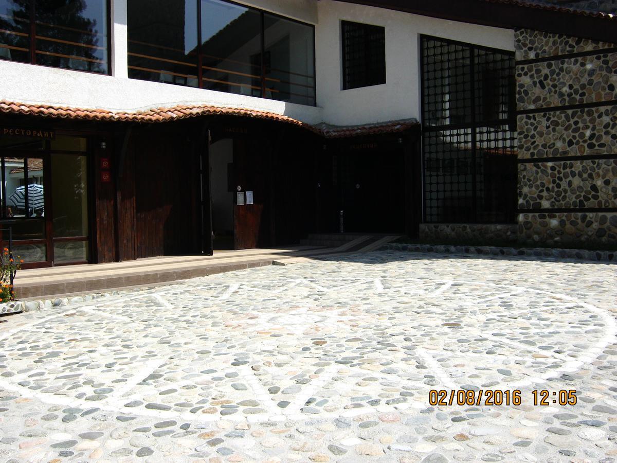 Motel Koziyat Rog Malko Tŭrnovo Exteriör bild